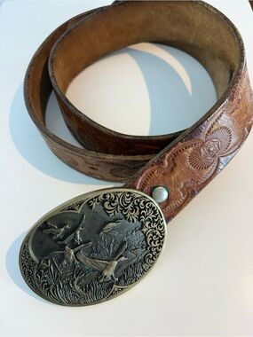 Vintage Hand Tooled Leather Belt w/ Solid Brass Wildlife Buckle Men’s Large